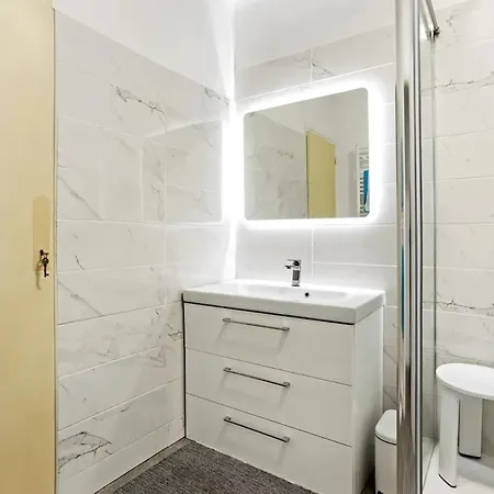 Centre Ville, Parking, 2 Min Gare Appartement