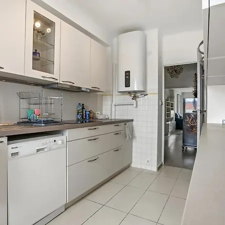 Appartement Centre Ville, Parking, 2 Min Gare Saint-Raphaël
